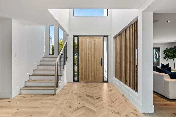 8433 Prestwick Dr, La Jolla, California 92037