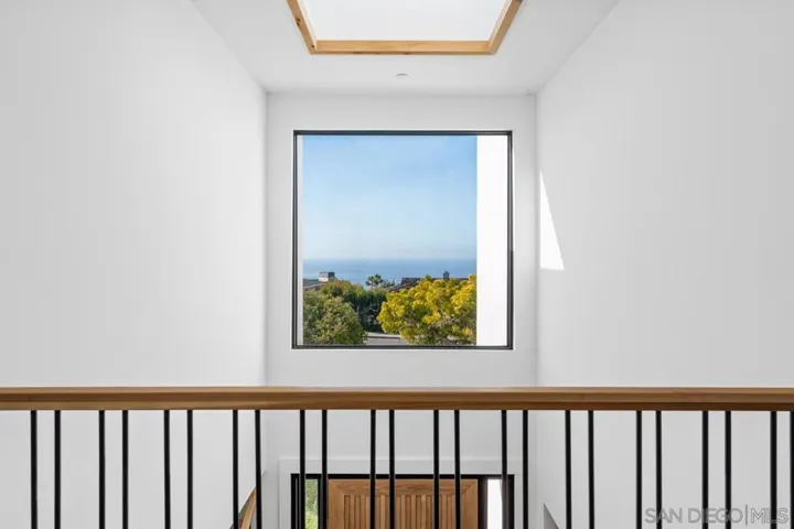 8433 Prestwick Dr, La Jolla, California 92037