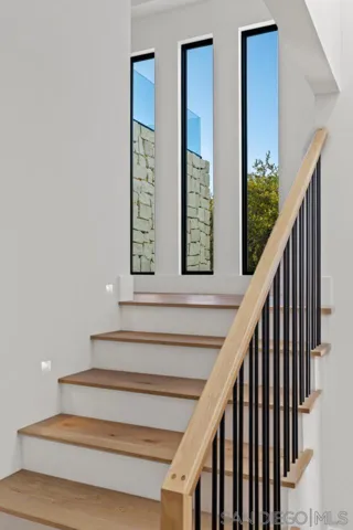 8433 Prestwick Dr, La Jolla, California 92037