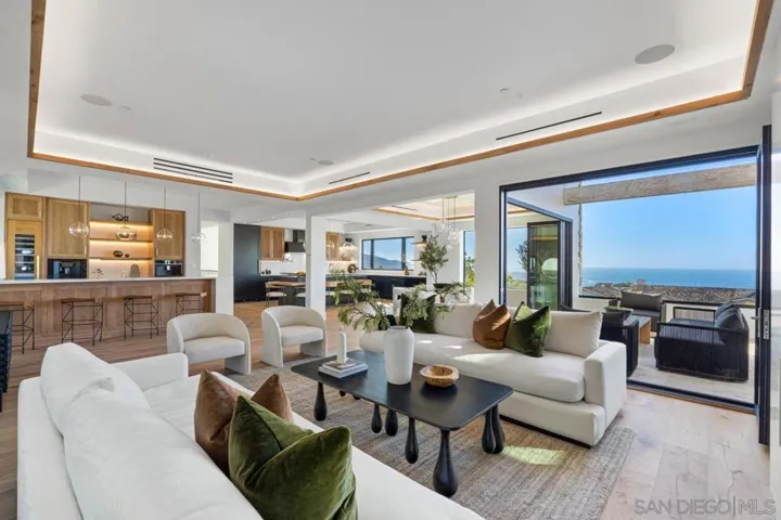 8433 Prestwick Dr, La Jolla, California 92037