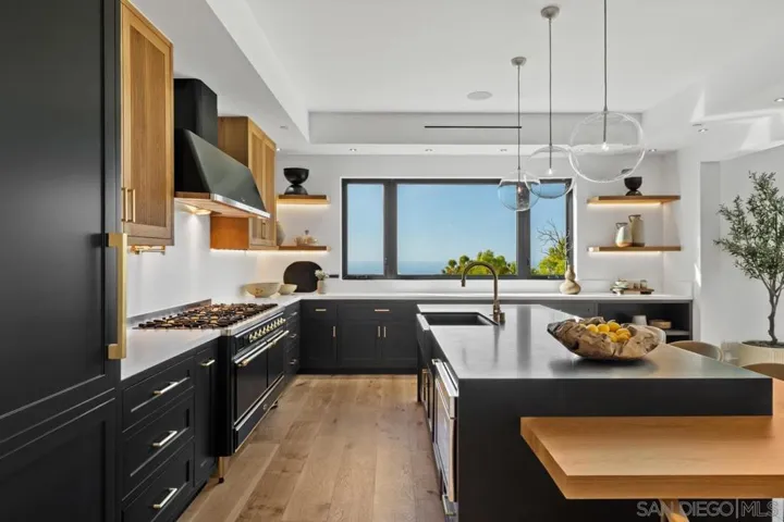 8433 Prestwick Dr, La Jolla, California 92037