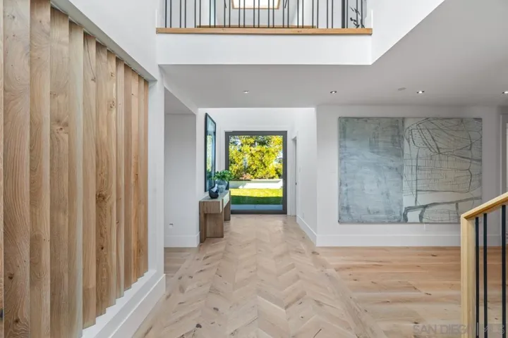 8433 Prestwick Dr, La Jolla, California 92037