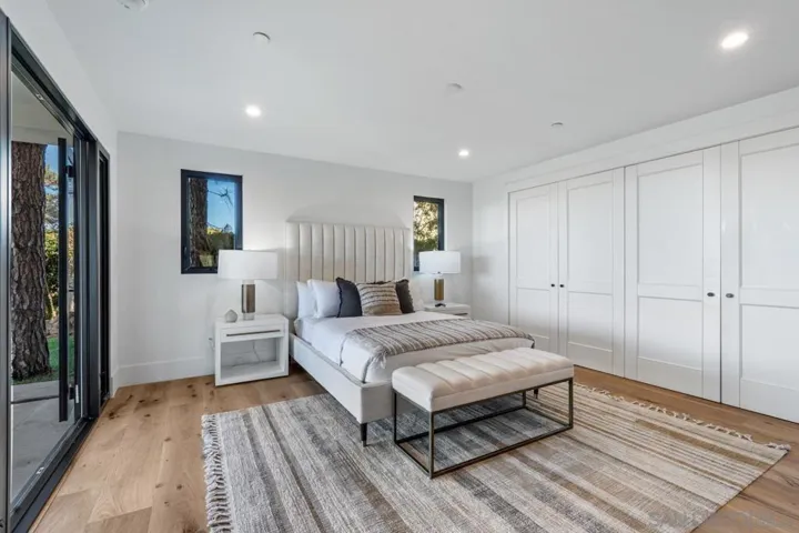 8433 Prestwick Dr, La Jolla, California 92037