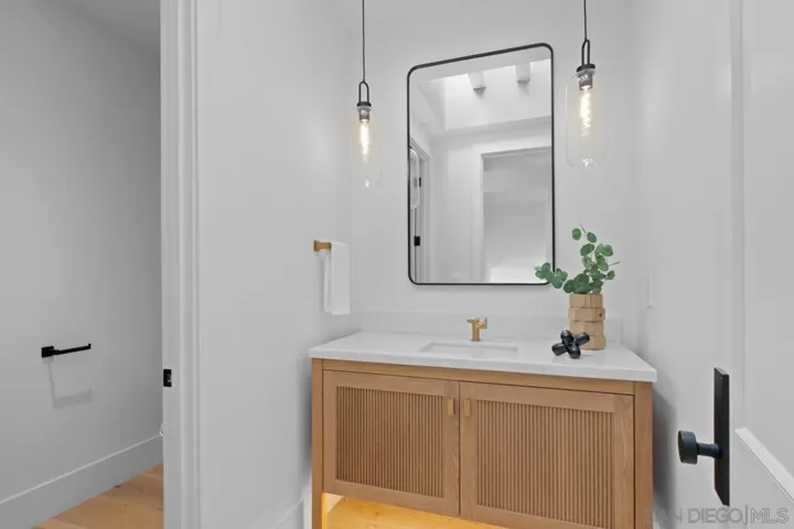 8433 Prestwick Dr, La Jolla, California 92037
