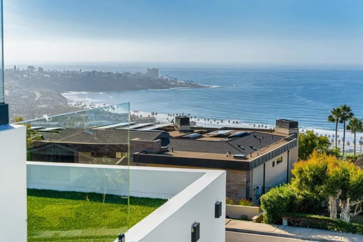 8433 Prestwick Dr, La Jolla, California 92037