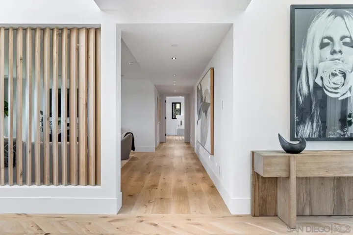8433 Prestwick Dr, La Jolla, California 92037