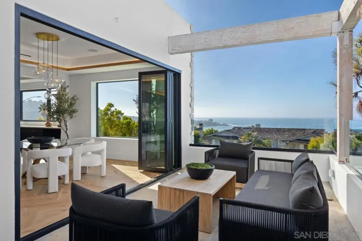 8433 Prestwick Dr, La Jolla, California 92037