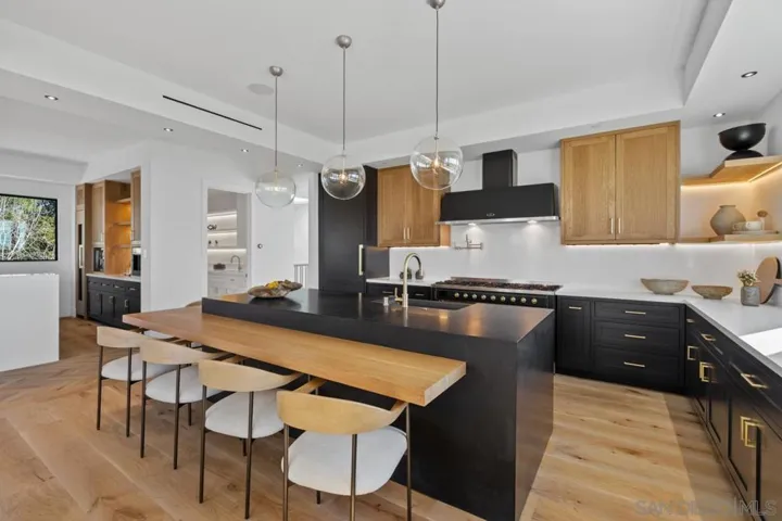8433 Prestwick Dr, La Jolla, California 92037