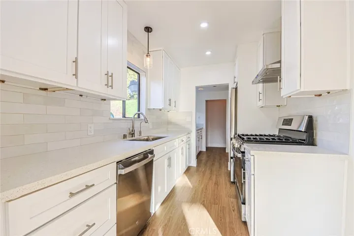 2330 Teviot Street, Los Angeles, California 90039