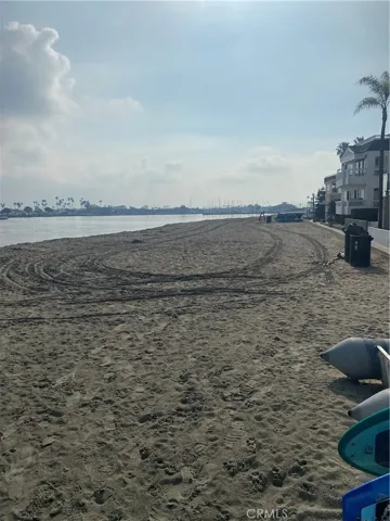 83 63rd Place, Long Beach, California 90803