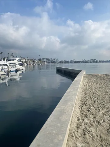 83 63rd Place, Long Beach, California 90803