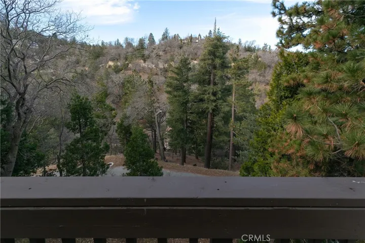 1378 Calgary Drive, Lake Arrowhead, California 92352
