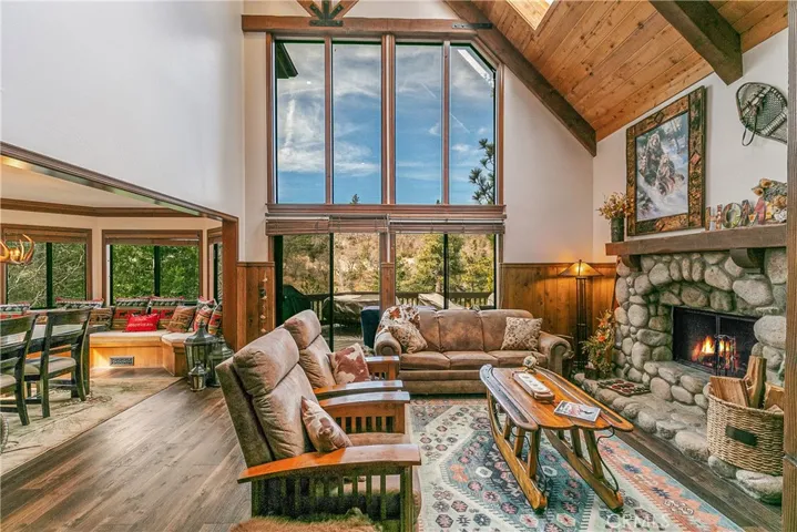 1378 Calgary Drive, Lake Arrowhead, California 92352