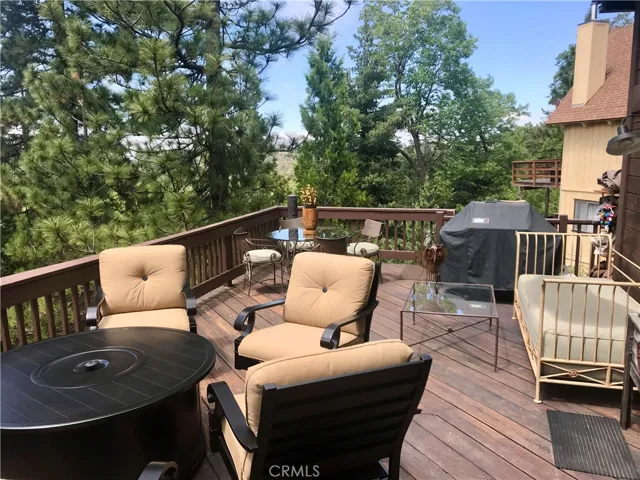 1378 Calgary Drive, Lake Arrowhead, California 92352