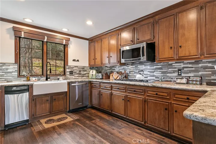 1378 Calgary Drive, Lake Arrowhead, California 92352