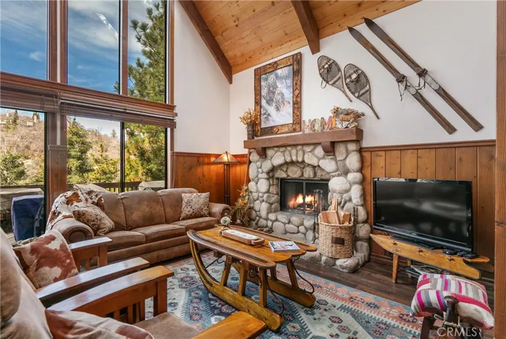 1378 Calgary Drive, Lake Arrowhead, California 92352