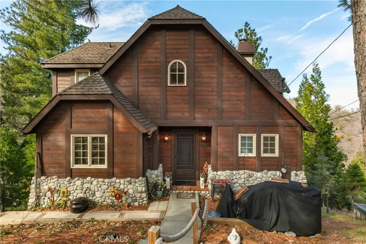1378 Calgary Drive, Lake Arrowhead, California 92352