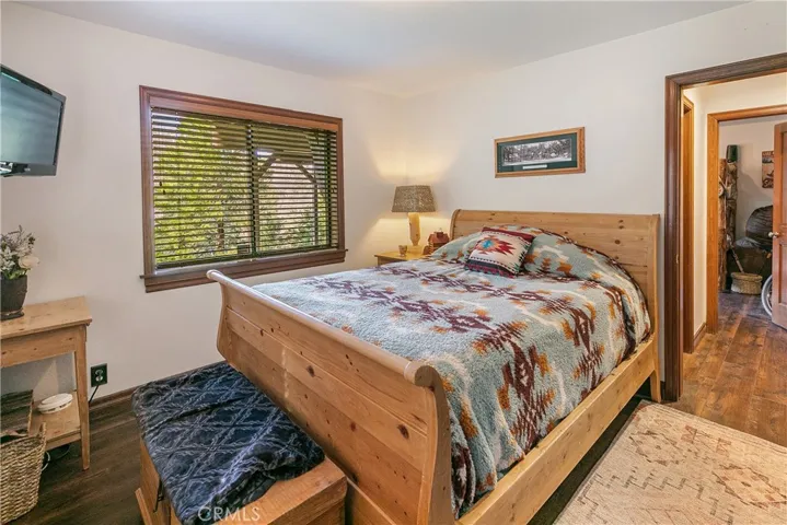 1378 Calgary Drive, Lake Arrowhead, California 92352