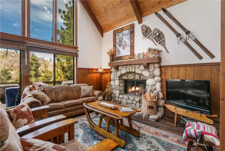 1378 Calgary Drive, Lake Arrowhead, California 92352