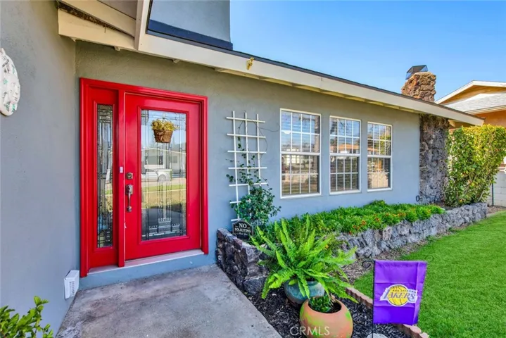 1313 N 3rd Avenue, Upland, California 91786