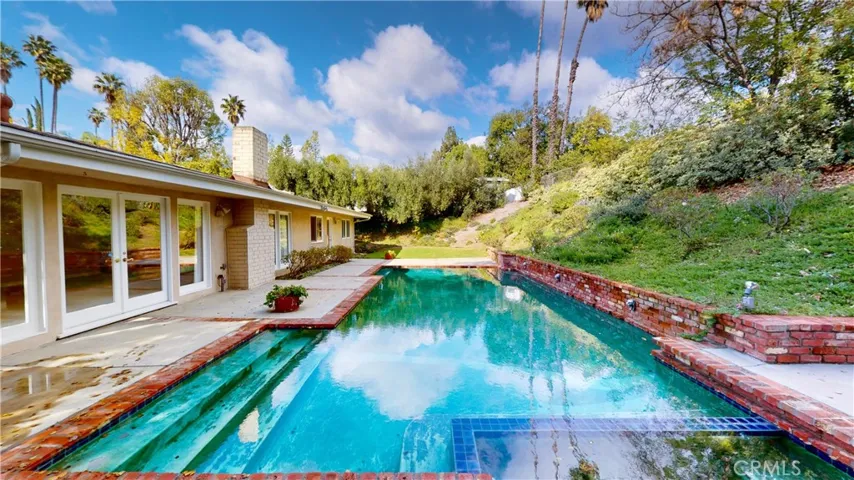 24324 Hatteras Street, Woodland Hills, California 91367