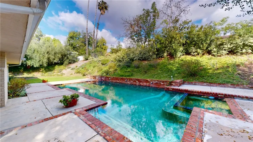 24324 Hatteras Street, Woodland Hills, California 91367
