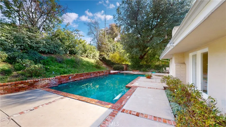 24324 Hatteras Street, Woodland Hills, California 91367