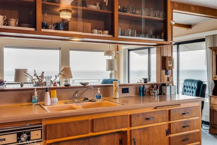 6100 Moonstone Beach Drive, Cambria, California 93428