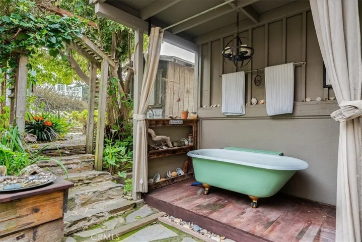 6100 Moonstone Beach Drive, Cambria, California 93428