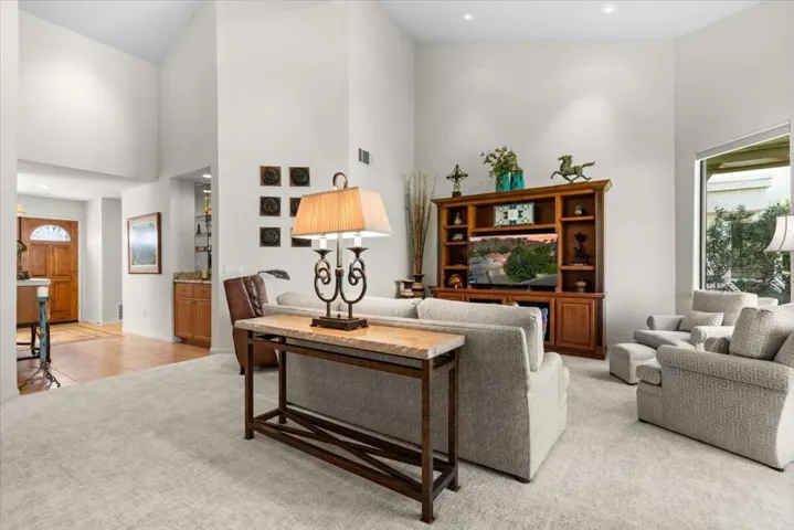 Expansive living!