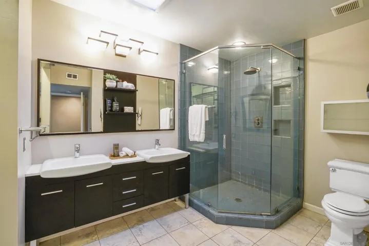 134 W Walnut Ave D, San Diego, California 92103