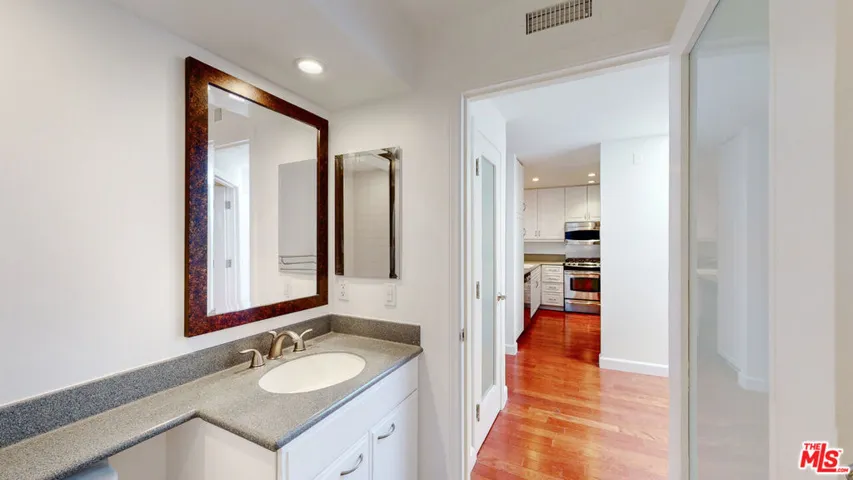 16137 W Sunset Boulevard 302, Pacific Palisades, California 90272