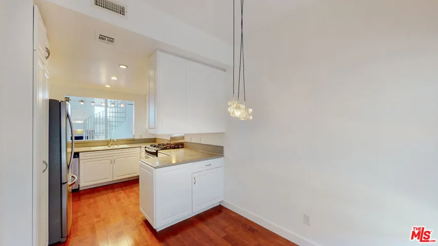 16137 W Sunset Boulevard 302, Pacific Palisades, California 90272