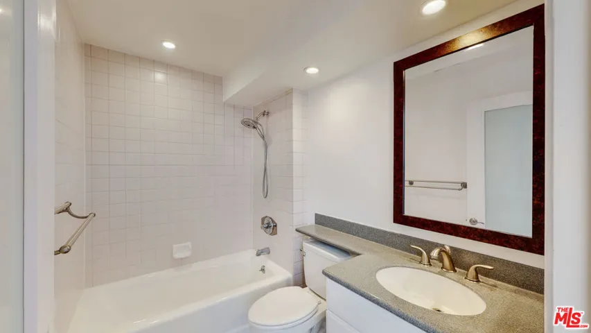 16137 W Sunset Boulevard 302, Pacific Palisades, California 90272