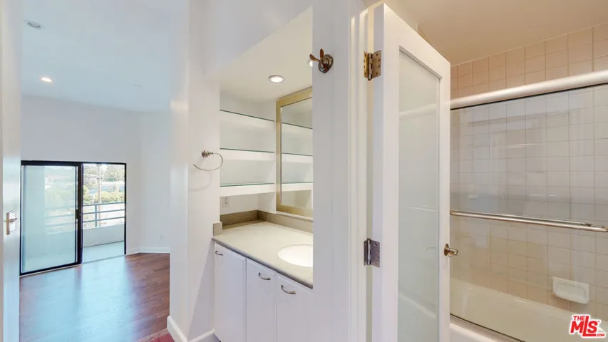 16137 W Sunset Boulevard 302, Pacific Palisades, California 90272