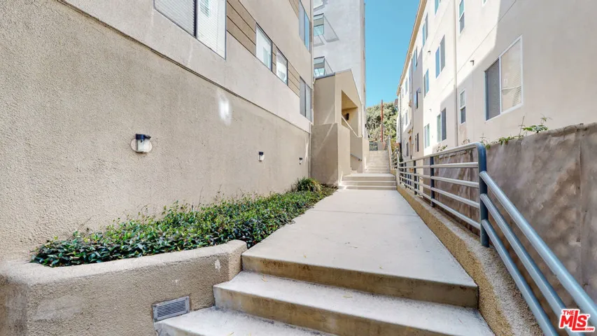 16137 W Sunset Boulevard 302, Pacific Palisades, California 90272