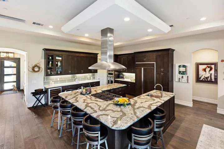 Kitchen Island comfortably seats 8