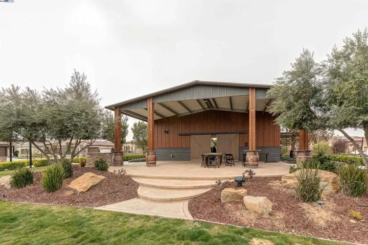 Community Wine Barn