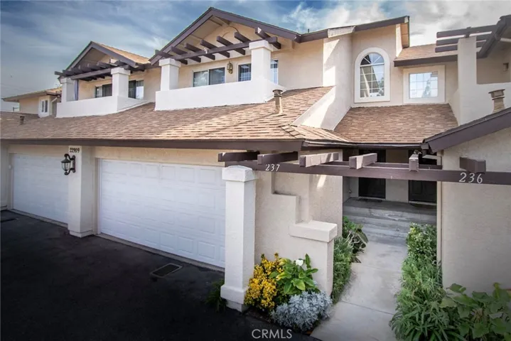 22909 Banyan Place 237, Saugus, California 91390
