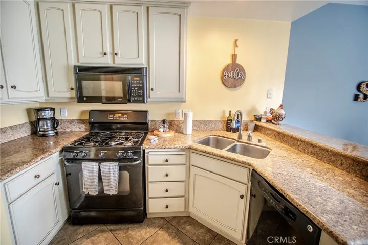 22909 Banyan Place 237, Saugus, California 91390