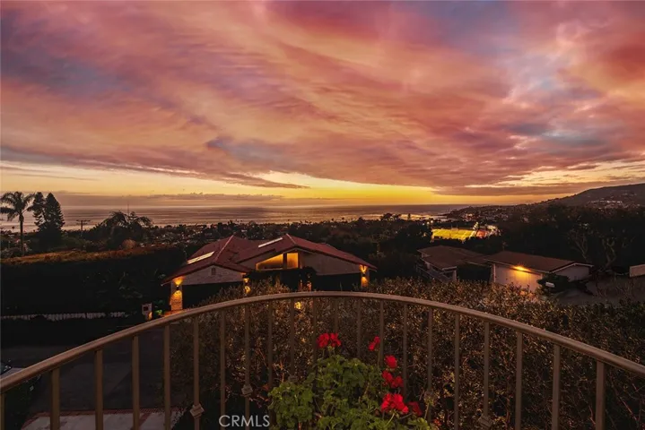 830 Temple Hills Drive, Laguna Beach, California 92651