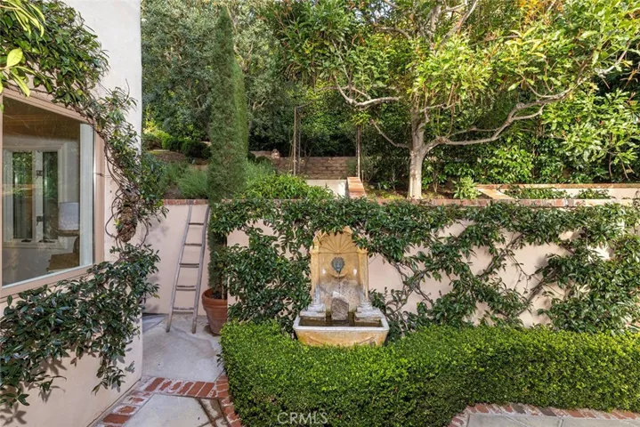 830 Temple Hills Drive, Laguna Beach, California 92651