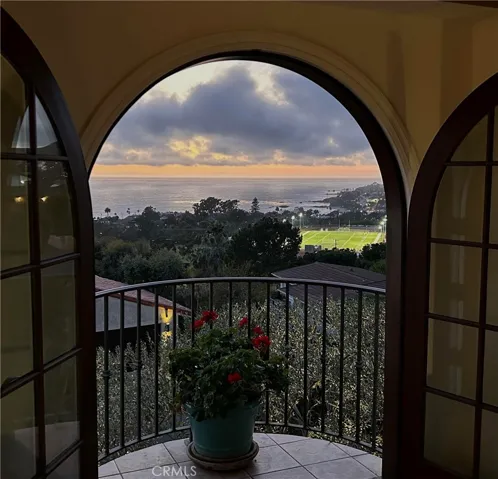 830 Temple Hills Drive, Laguna Beach, California 92651