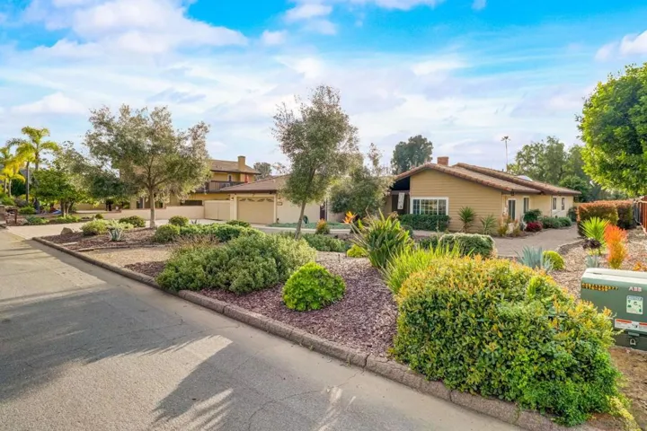 14752 Kalapana Street, Poway, California 92064
