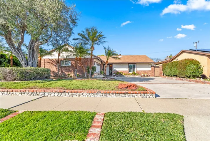 8251 Munster Drive, Huntington Beach, California 92646