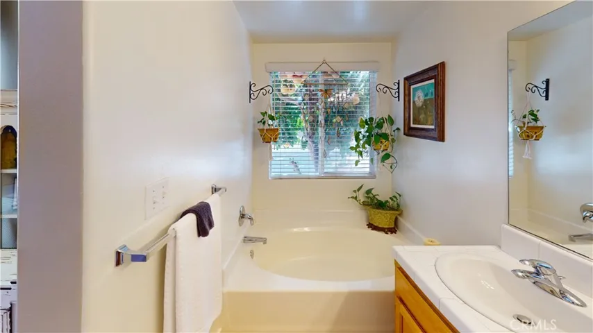 4606 Mesa Peak Way, Bakersfield, California 93311
