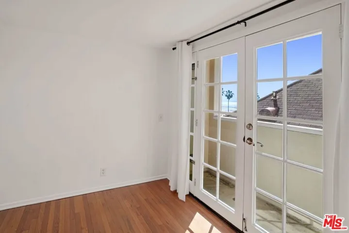 25 Arcadia Terrace 2, Santa Monica, California 90401