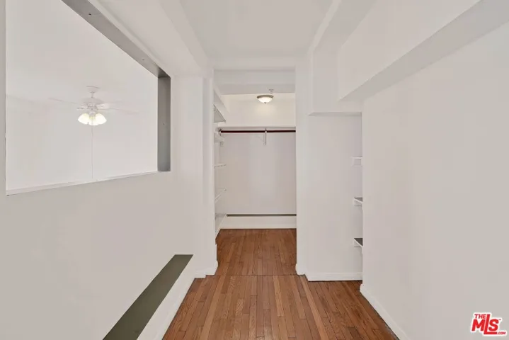 25 Arcadia Terrace 2, Santa Monica, California 90401