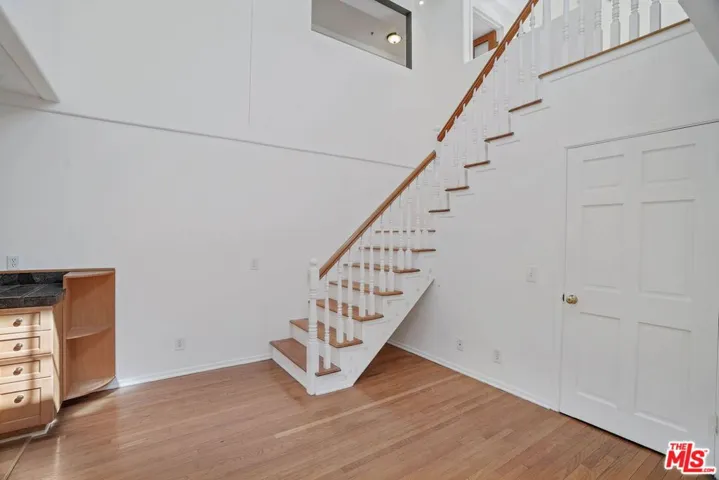 25 Arcadia Terrace 2, Santa Monica, California 90401