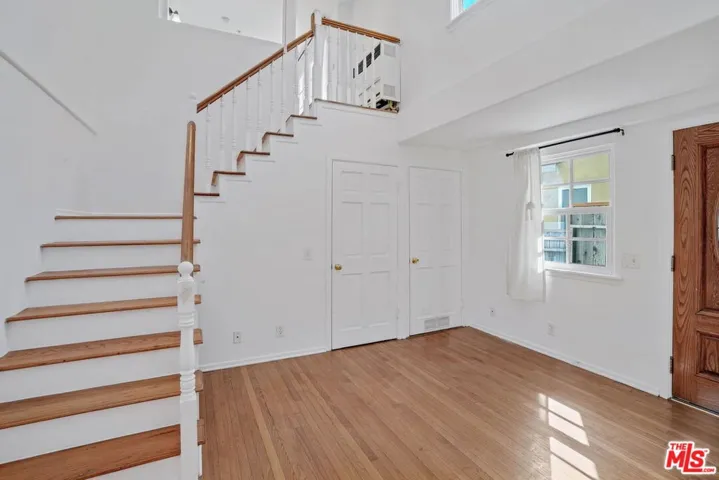 25 Arcadia Terrace 2, Santa Monica, California 90401
